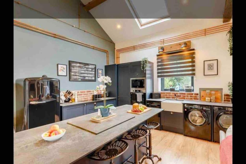 Villa Tank Barn At Brook House, Nestled In The Welsh Hills, A Delightful Retreat à Welshpool Extérieur photo